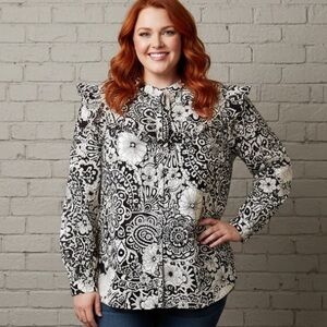 Umgee Monochrome Floral Top